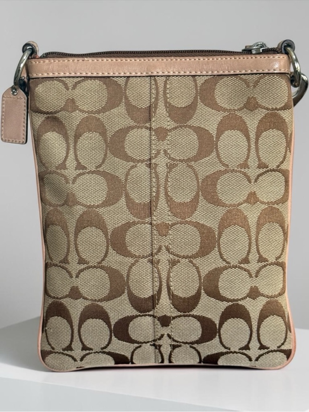 Authentic Coach Signature Canvas Crossbody Bag in Khaki/Tan - Picture 4 of 12